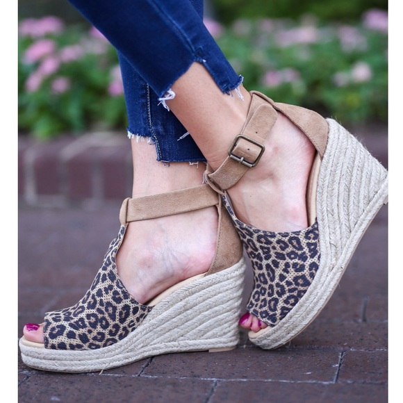LAST ONE 6.5 Leopard Espadrille Wedge - Picture 5 of 8